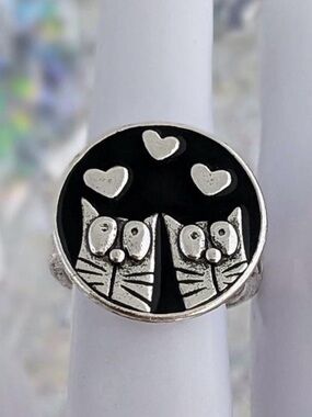 Whimsical Love Cats Ring 🐾🖤🐾 Purrfect for cat lovers 🐈‍⬛